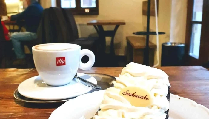 Cukrarna U Svateho Jakuba Moucnik - Seydlovo Náměstí 25/4 Vchod, Kostelní