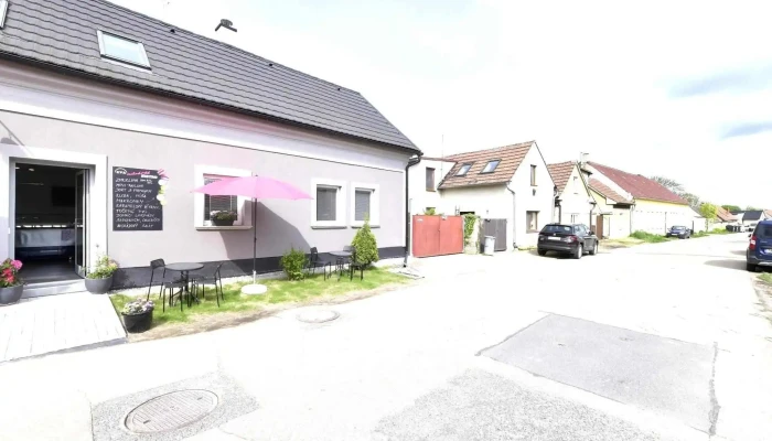 Cukrarske Bistro Eva Street View A 360deg - Přístavní 1264/23