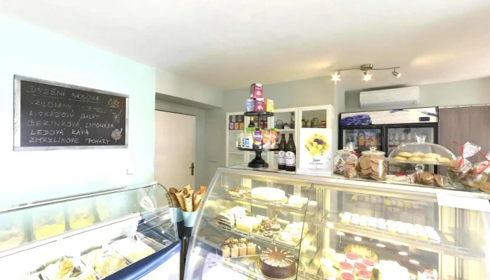 Cukrarske Bistro Eva Vse - Přístavní 1264/23