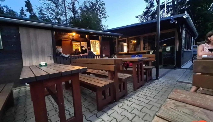Cunci Huba   U Derneru Vzhled A Atmosfera - Kytín-mníšek Pod Brdy