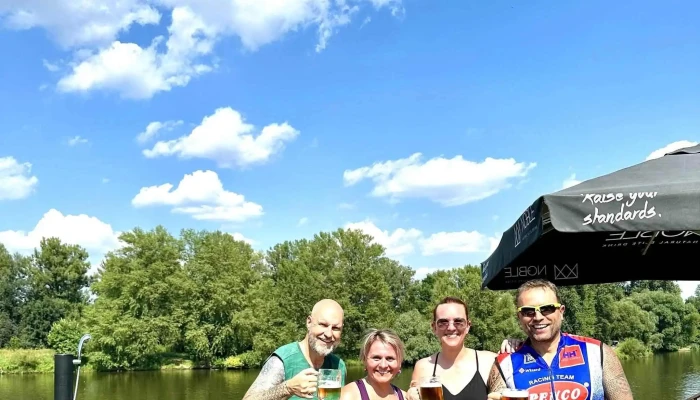 Cyklobar Na Chvilku -  Kavarna A Bar - Křivenice
