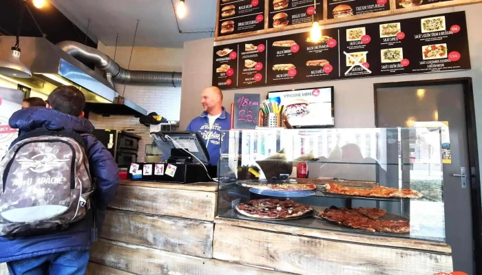Daniels Pub Burger Vzhled A Atmosfera - Náměstí Bedřicha Hrozného 183