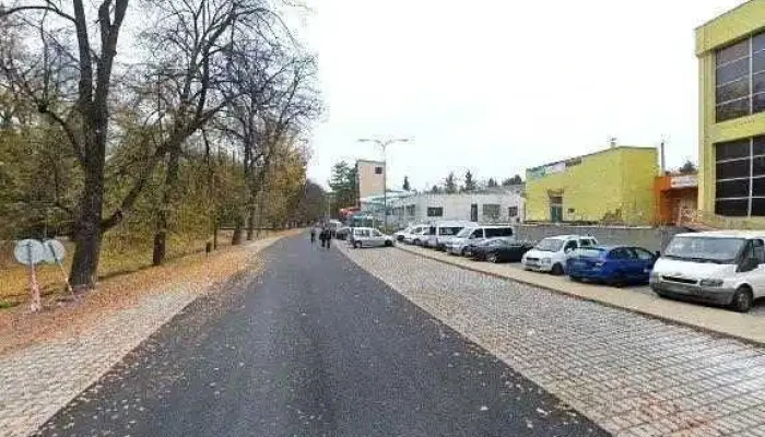 Delivery Pizza -  Street View A 360deg - Nábř. Dr. Beneše 2354