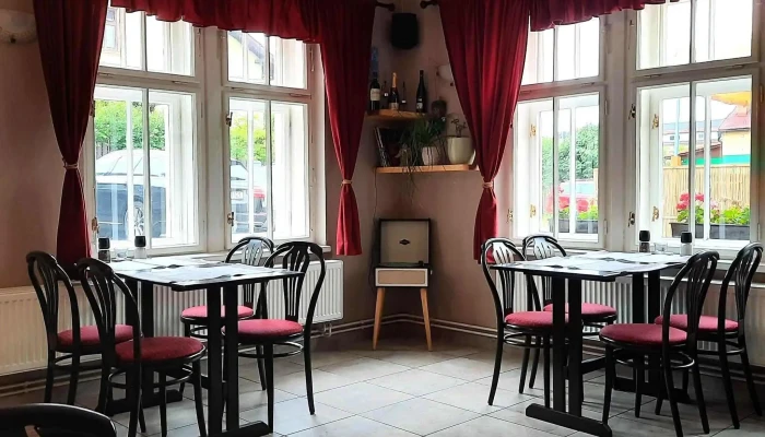 Divadelní restaurace a kavárna Žamberk - 564 01 Žamberk