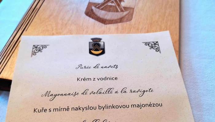 Dum 550 Restaurace - Poděbradova 550