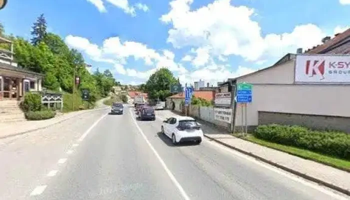 Dvojka -    Restaurace Kavarna Vinarna Cocktail Bar Street View A 360deg - Pod Hradbami 2077 13
