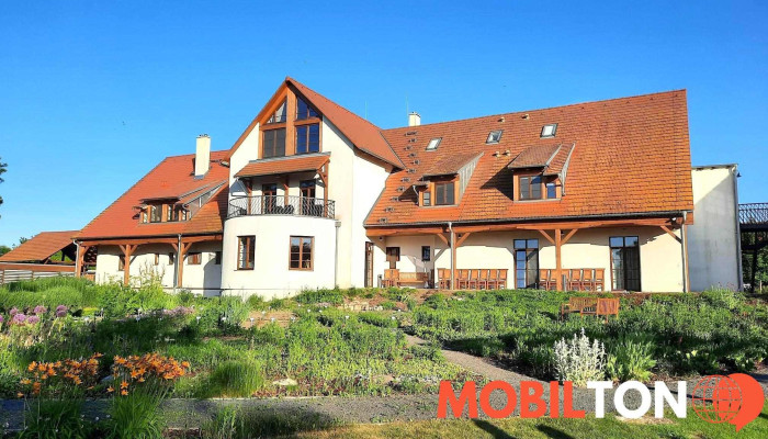 Dvur Perlova Voda Od Hostu - Budyně Nad Ohří-roudnice Nad Labem