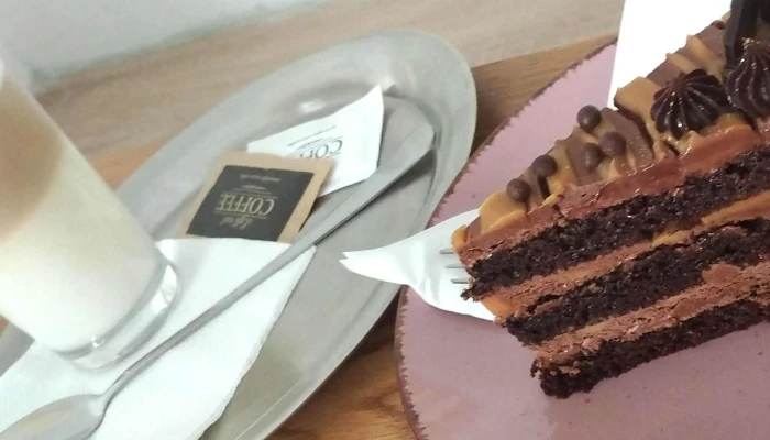 Em Kafe Oteviraci Doba - Dlouhá 202/26
