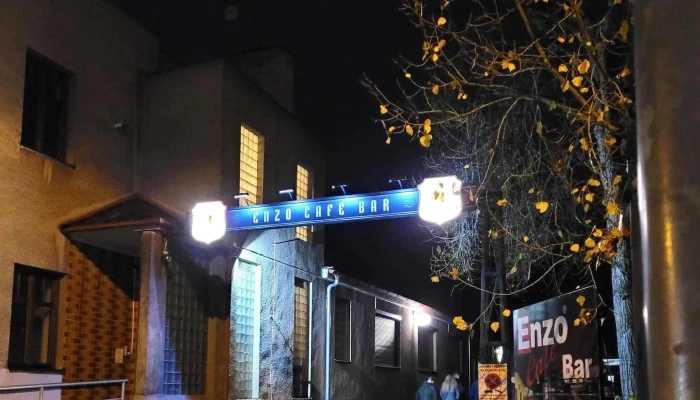 Enzo Cafe Bar Mnichovo Hradiste Bar A Gril - V. Nejedlého 596