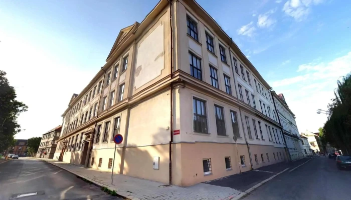 F Club   Restaurace Street View A 360deg - 3, Školní 545