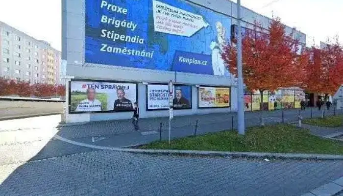 F -  Mobil   Galerie Slovany Street View A 360deg - Plzeň 2-slovany-východní Předměstí