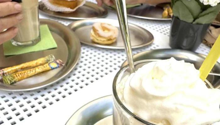 Farni Kavarna Bozi Kafe Jak Se Dostat - Helfertova