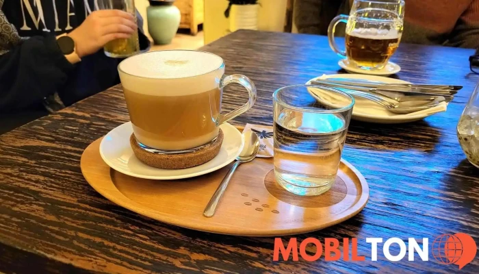 Garuda Restaurant -  Caffe Latte - Praha 7-holešovice
