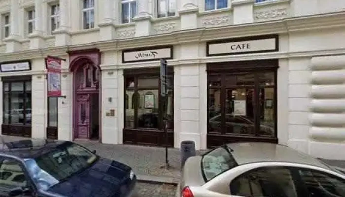Golden India Restaurant Cocktail Bar Street View A 360deg - Kolín I