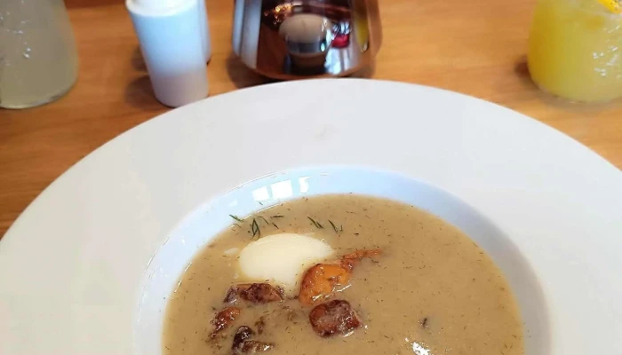 Grill Castor Restaurant -  Instagram - Čelakovského