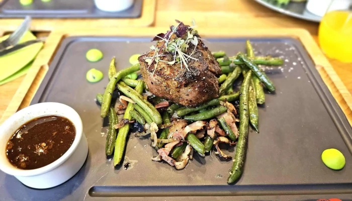 Grill Castor Restaurant -  Steak Z Nizkeho Rostence - Čelakovského