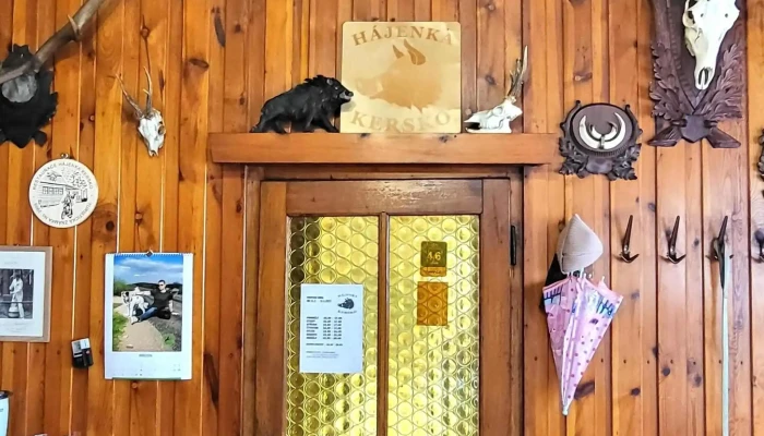 Hajenka Kersko Blizko Mě - Hradištko