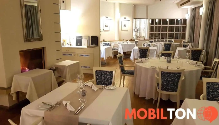 Hoffmeister Restaurant In Hotel Hoffmeisterspa Vzhled A Atmosfera - Praha 1-letná