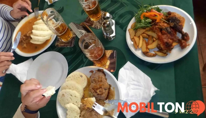 Hospoda Na Baste Jidlo A Piti - Kaňk