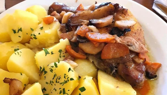 Hospoda Na Krete Jidlo A Piti - Mikovice