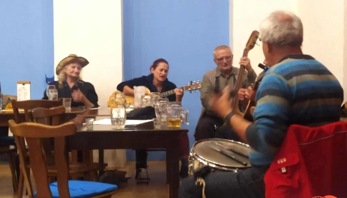 Hospoda Na Krete Vzhled A Atmosfera - Mikovice