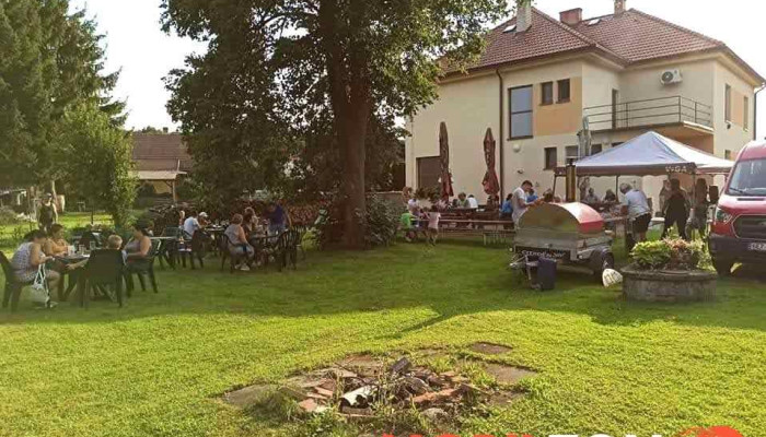 Hospoda Na Rozcesti Od Vlastnika - Klamoš