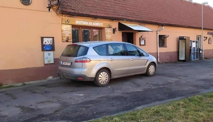 Hospudka Na Namesti   Dobre Casy Ceny - Úžická 27