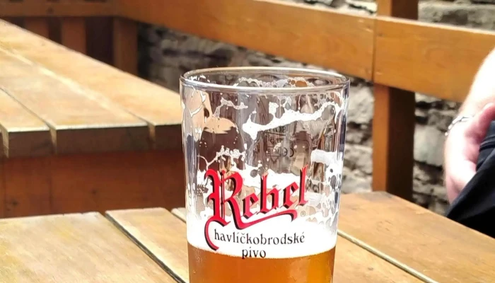 Hospudka U Kosu Instagram - Zámecké Nám. 64