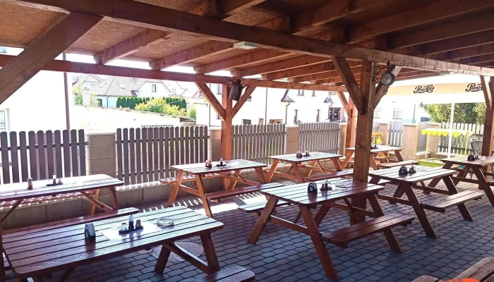 Hospudka U Nadrazi Vzhled A Atmosfera - Nádražní 296