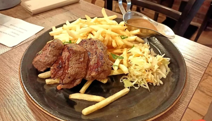 Hostinec Antonin Bartak Steak Z Nizkeho Rostence - Nespeky-čerčany