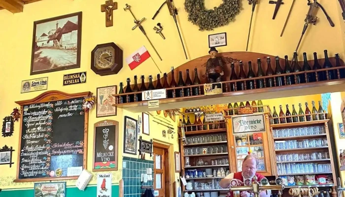 Hostinec U Krale Vaclava Iv Vzhled A Atmosfera - Točník