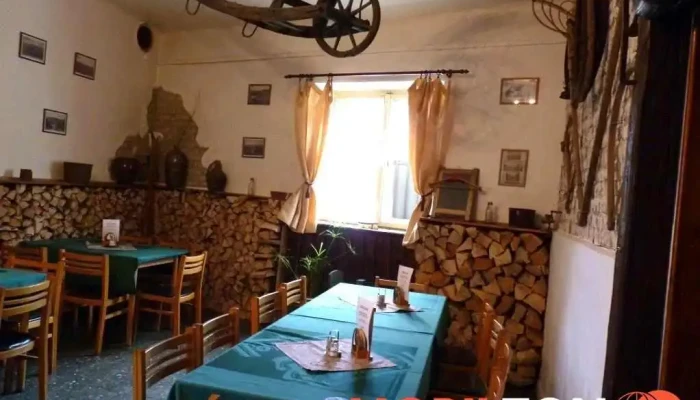 Hostinec U Nadrazi Vzhled A Atmosfera - Nádražní 134