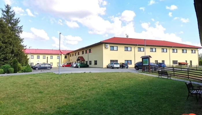 Hotel A Restaurace Na Farme Exterier - Choťovice