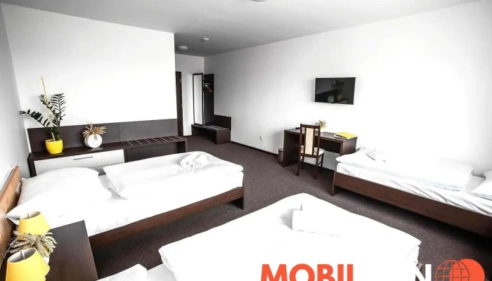 Hotel A Restaurace Na Farme Pokoje - Choťovice