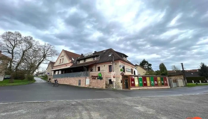 Hotel A Restaurace U Lípy - Do Jezírek 70