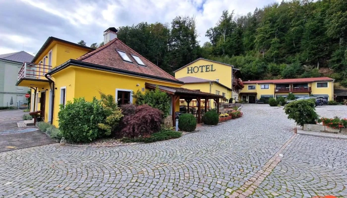 Hotel A Restaurant Vyprez Od Hostu - Děčín Ii-děčín 2