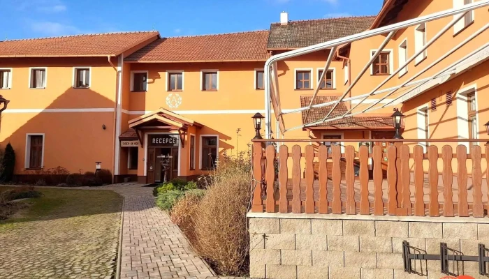 Hotel Amalka Od Hostu - Straškov