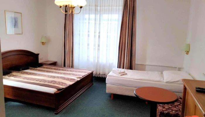 Hotel Grand -  Pokoje - Řevnice