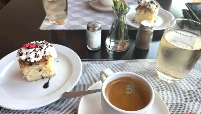 Hotel Jesenice -  Jidlo A Piti - U Velkého Rybníka 188