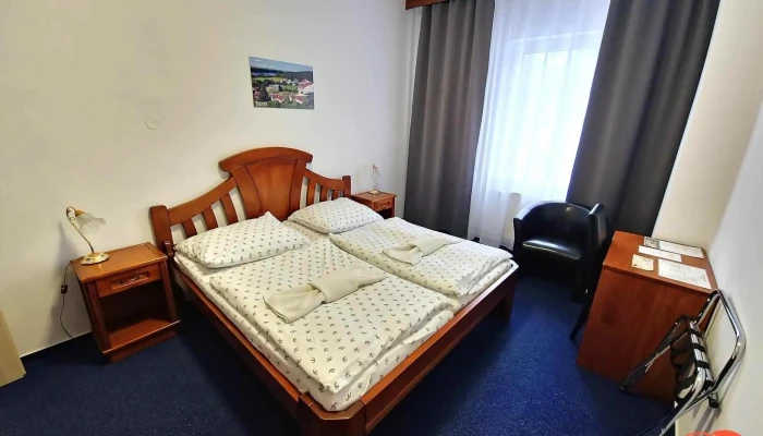 Hotel Jesenice -  Pokoje - U Velkého Rybníka 188