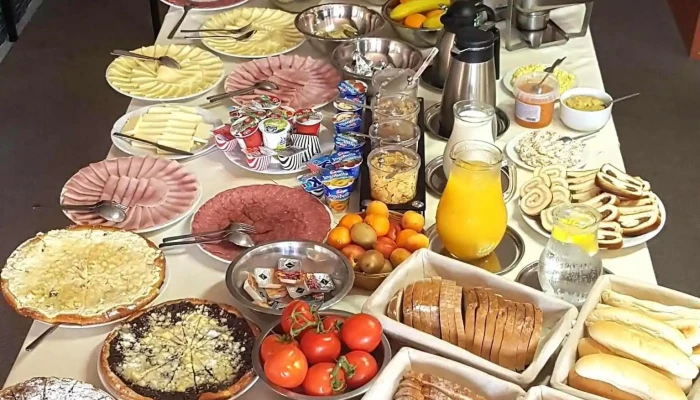 Hotel Restaurace A Pivnice Koruna -  Jidlo A Piti - Rožnov Pod Radhoštěm