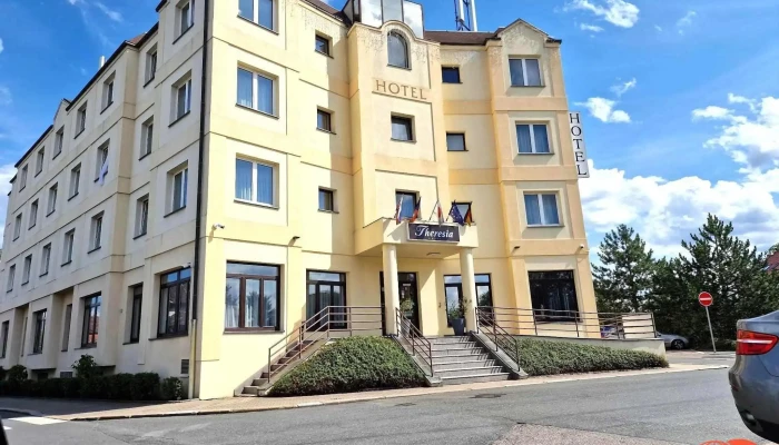 Hotel Theresia -  Od Hostu - Kolín Ii