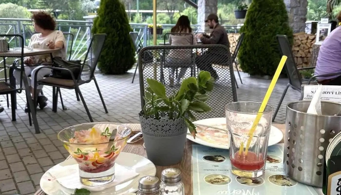 Hotel U Berounky -  Jidlo A Piti - Srbsko-karlštejn