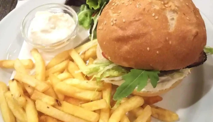 Hotel Zlaty Kohout Jidlo A Piti - Železná 31