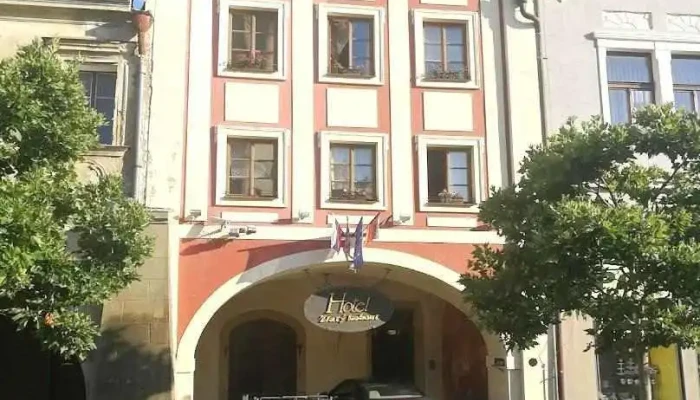 Hotel Zlatý kohout - Železná 31