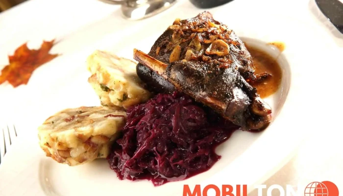 Hotelova Restaurace Maxmilian Od Vlastnika - Loučeň