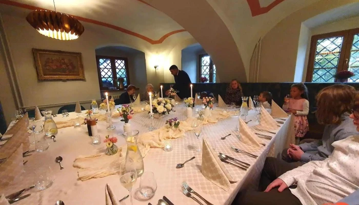 Hotelova Restaurace Maxmilian Vzhled A Atmosfera - Loučeň