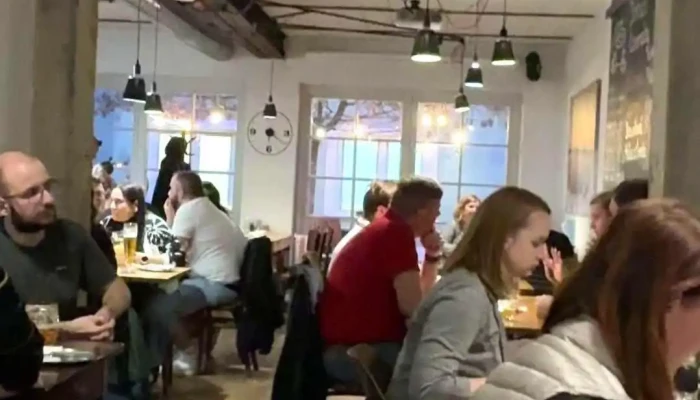 Hugo Restaurant Cafe Slany Videa - Wilsonova 585
