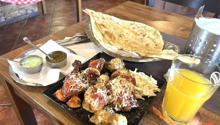 Indian Nepali Restaurant Darbar -  Naan - Jiřího Nám.