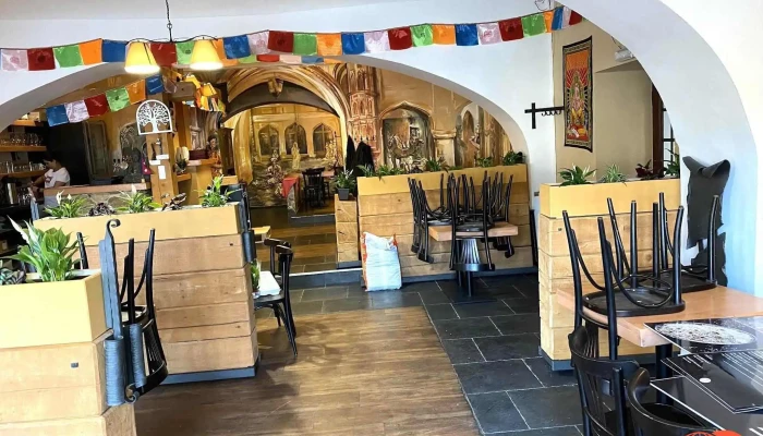Indicka Restaurace Gateway Of India Vzhled A Atmosfera - Masarykovo Nám. 225
